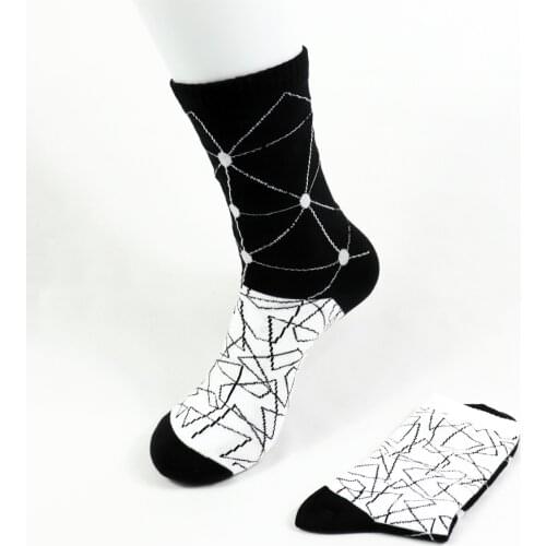 Abstract Geometric Pattern Black and White Cycling Movement Casual Cotton Socks