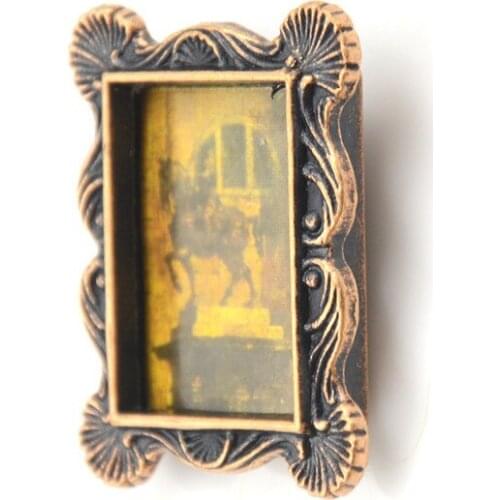 Retro 1:12 Scale Dolls House Miniature Dollhouse Photo Frame Decor Classic Toys Furniture Toys Doll Accessories