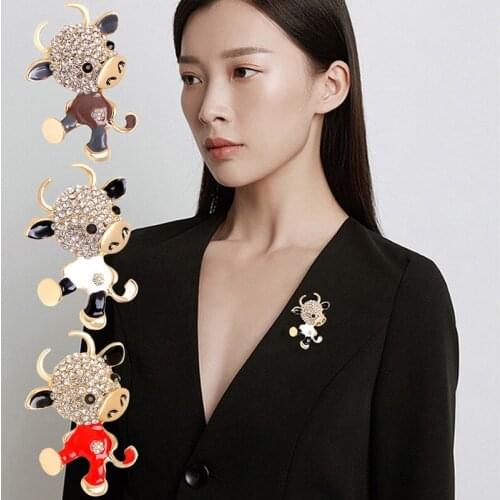 Chinese Bull Year Design Fashion Animal Pin Brooch Rhinestone Cute Enamel Milk Cow Brooches For Women Party Good Gift