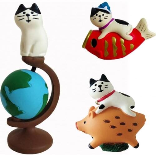 Lovely Cat Ornaments Globe Cartoon Cat Pig Carp Miniature Dollhouse Scene Model Toy DIY Crafts Gift Home Decoration