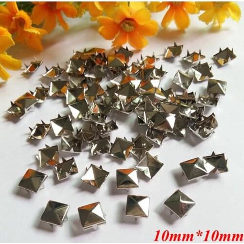 200pcs 10*10mm Silver Plated Pyramid Studs Nailheads Rivet Spike Clothes Garment Sewing Rivet Apparel Sewing