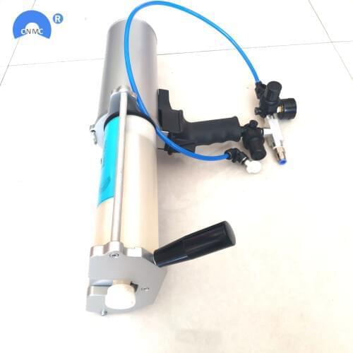Hand-held cold spray polyurea nozzle pneumatic cartridge spray gun for polyurea coating