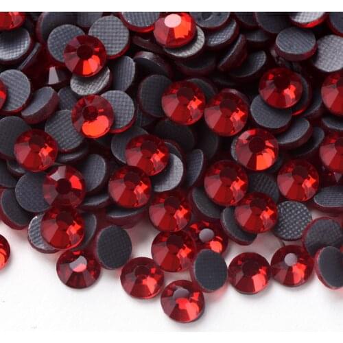 Quality Crystals Glass Rhinestone/Rhinestones Crystal Glue Back Iron on Stones and Crystal Strass Hot Fix Rhinestone for Clothes