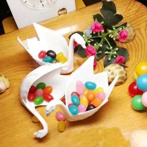 Hot Sale 12pcs PVC Elegant Swan Candy Box Wedding Favors Gift Boxes Holders Party Decoration for Birthday Candy Boxes Supplies