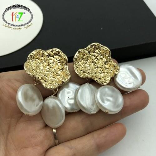 F.J4Z New Irregular Pearl Charms Earrings Hot ZA Earrings for Women Gorgeous Female Party Earrings Jewelry Accessories