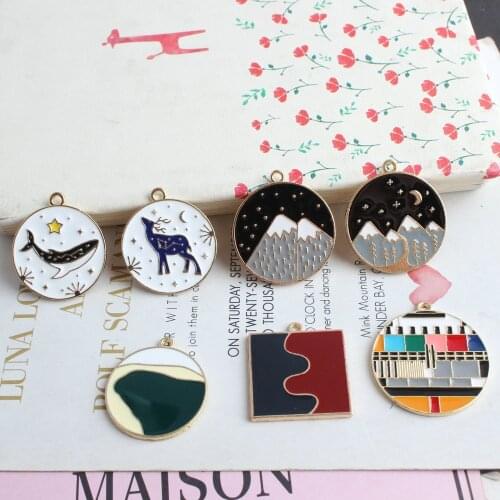 DIY Jewelry Findings Gold Tone Plated Round Enamel Geometry Animal Image Alloy Charms 40pcs Snow Mountain Metal Necklace Pendant