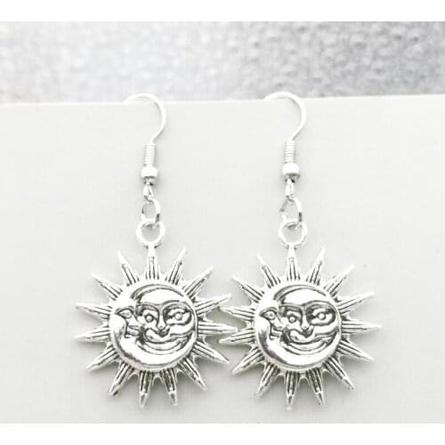 Vintage Creative Sun Moon Pendant Earring Necklace Set Religious Jewelry Gift for Women and Men Fashion Cute Ornament Souvenir