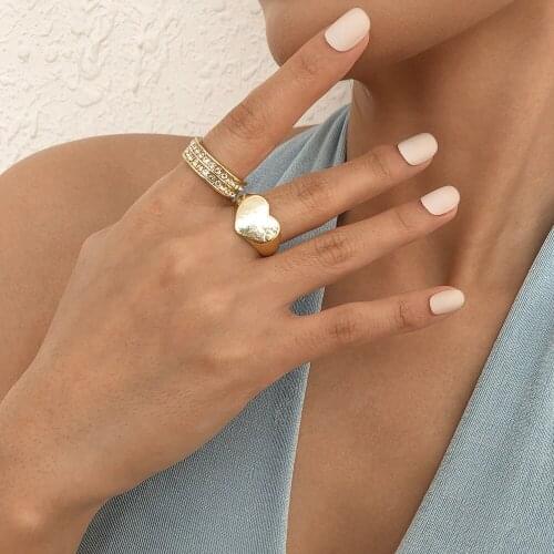 Lalynnly Simple Rhinestone Gold Color Rings For Women Female Punk Heart-Shaped Ring Fashion Finger Rings Jewelry Accessory R0484