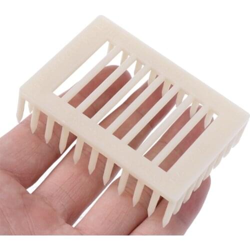 Plastic Queen Marker Cage Clip Bee Catcher Beekeeper Beekeeping Tools Equipment P15D