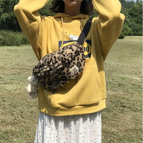 Hylhexyr Womens Messenger Bag Chic Shoulder Bag Retro Leopard Pattern Plush Bags Versatile Zipper Handbag Student Wallet