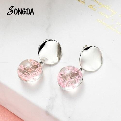 Creative Dried Flowers Assimetric Earrings for Women Plant Dry Cherry Blossoms Glass Ball Pressed Flower Dangle Earings Jewelry
