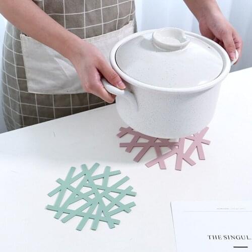 1 piece Creative Snowflake Shape Heat-resistant Cushion Household Pot Anti-scalding Mat
