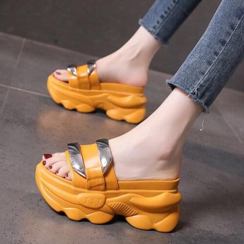 2021 new womens flip-flops beach slippers wedge platform sandals outdoor slippers beige summer W152