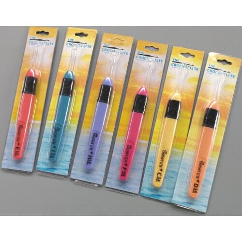1Pcs LED Light Crochet Hook Knitting Needle Sewing Weaving Tool DIY Craft Loom Tools Size 2.5mm-6.5mm
