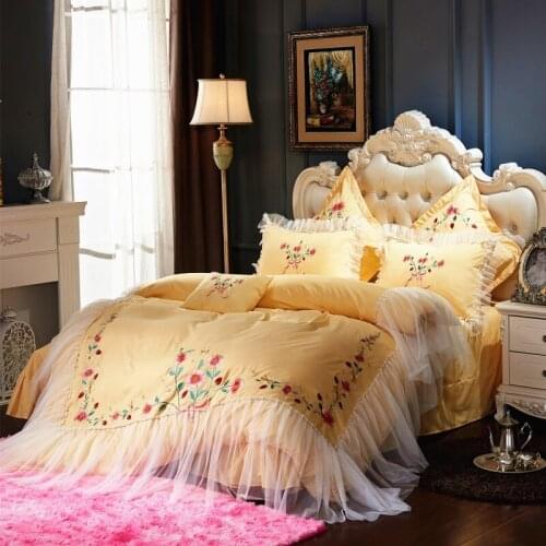 Yellow Soft Cosy Sanding Flowers Embroidery Princess Wedding Bedding Set White Lace Edge Duvet Cover Bed Sheet Pillowcases
