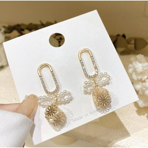 Origin Summer Temperament Vintage Hollow Out Flower Dangle Earring for Women Gold Rhinestone Imitation Pearl Earring Jewelry