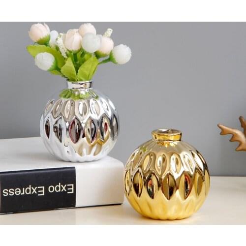 Creative European silver gold ceramic small vase small flower arrangement embossed fish lip pattern crafts home decoration