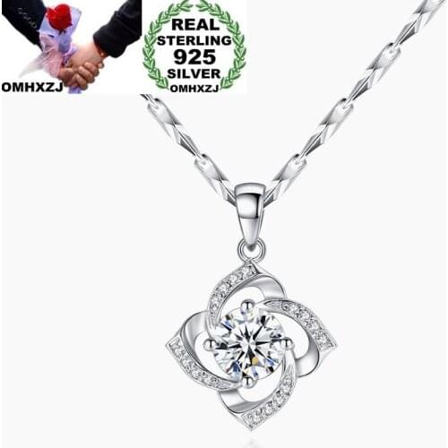 OMHXZJ Wholesale European Fashion Woman Girl Party Wedding Gift Lucky Leaf AAA Zircon 925 Sterling Silver Pendant Necklace NA52