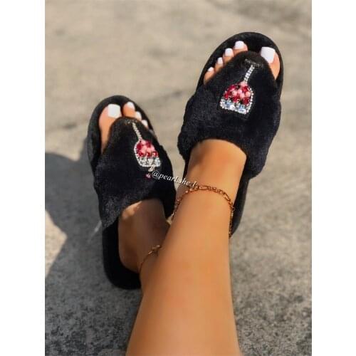 2021 New Female Designer Faux rabbit fur slippers Outside shoes slippers famous brands Comfortable Faux Fox fur Winter slippers