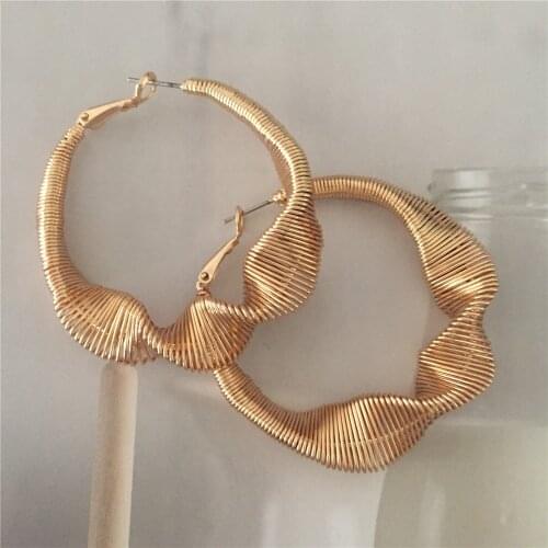 Bohemia Gold Color Plating Twist Medium Size Hoop Earrings For Women Girl Elegant Gorgeous Trendy Sculpture Jewelry Accessory