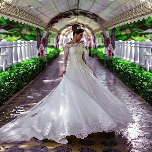 African for Women Boat Neck Lace Appliques Modest Wedding dress 2018 Glitter Bead Long Sleeve ball gown Bride wedding dresses