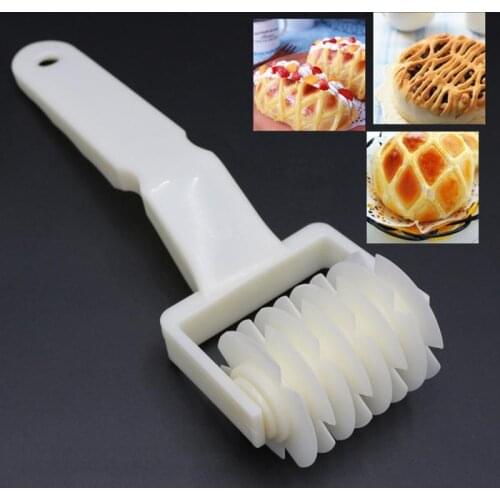 Plastic Pizza Roller Cutter Pie Cookie Cutter Pastry Baking Tools Knife Bakeware Embossing Dough Roller Lattice Cutter Kitchen