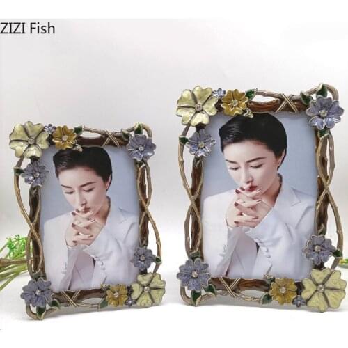 Floral Border Picture Frame Lace Vintage Photo Frame Family Portrait Frames for Pictures Bedroom Bedside Table Ornaments