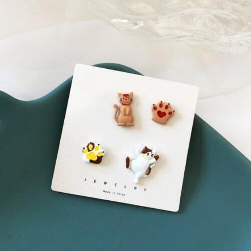 Cute Cartoon Cat Earrings Fun Asymmetrical Funny Girl Stud Ear Jewelry Good Gift Simple Sweet Lovely Accessories