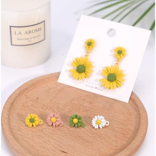 2020New style 40pcs/lot Rubber paint daisy flowers decoration fashion women stud earring diy jewelry earrings accessory