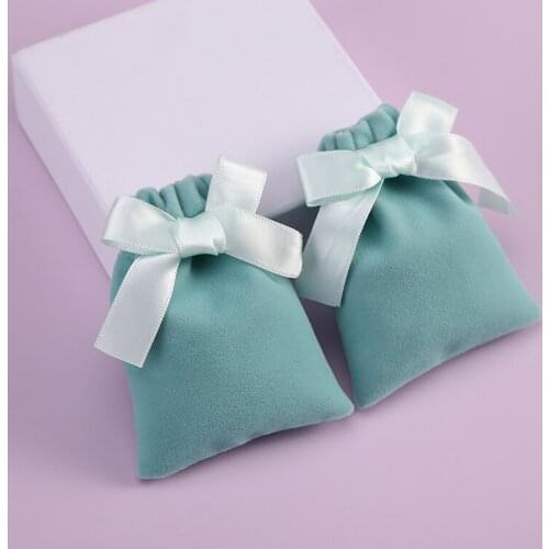 50pcs Green Velvet Jewelry Bag with Ribbon Custom for Wedding Chrismas Party Candy Bag Gift Bag Jewelry Display Packing Marige