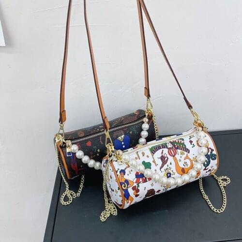 Womens premium texture luxury shoulder bag 2021 new fashion designer pearl chain baguette handbag all-match messenger bag