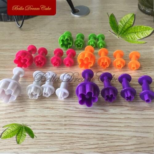 4PCS/Set Mini Lovely Flowers Plastic Plunger Cutter, Fondant Decorating for Wedding Cake, Cutter Moulds Wholesales, no.6