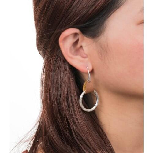 Minimalist Hammered Metal Circle Leather Connector Dangle Drops Earrings for Women Silver Color Circle Leather Drops Earrings