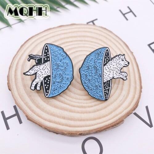 Creative Animal Dog Wolf Crossing Time and Space Segmentation Enamel Brooch Alloy Badge Denim Clothes Bag Pin Cartoon Jewelry