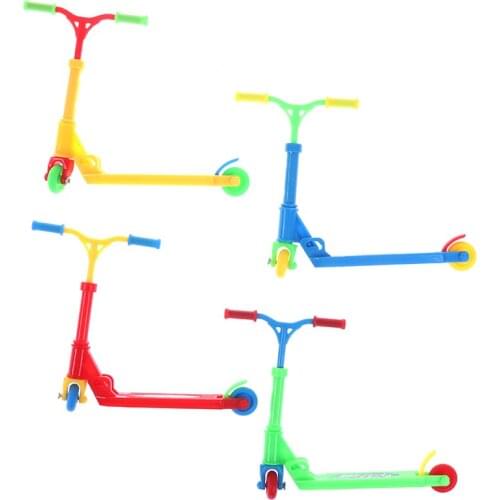 New Mini Scooter Two Wheel Scooter Childrens Educational Toy Fingerboard Skateboard Random Color
