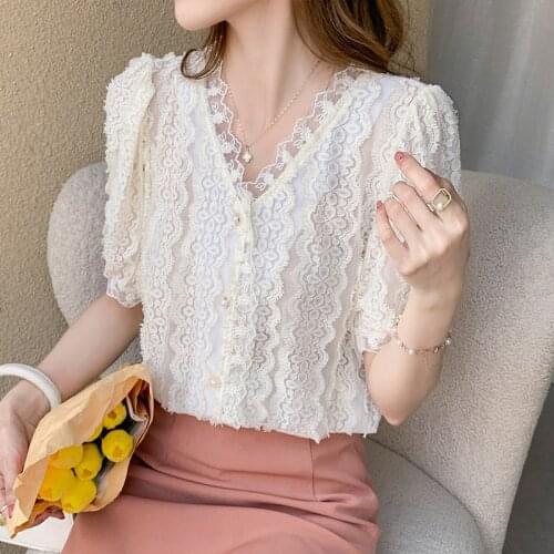 Pullovers blusa feminina Loose 2021 Summer clothes Korean splicing V-neck Short Sleeve Lace Women Shirt Hollow Blouse top 142F