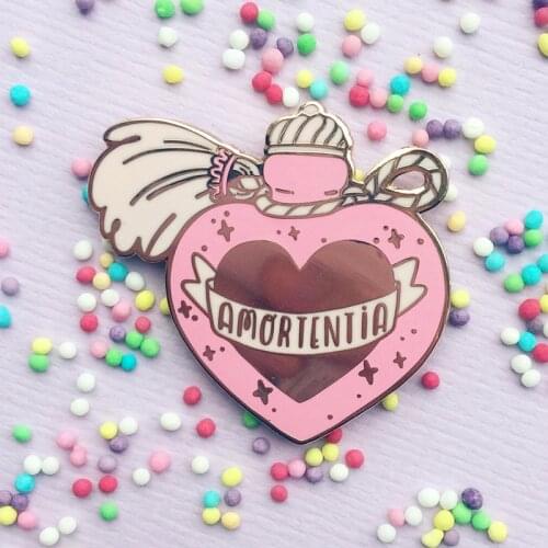 Heart Shaped Love Potion Bottle Enamel Brooch Pin Backpack Hat Bag Lapel Pins Badges Women Mens Fashion Jewelry Accessories