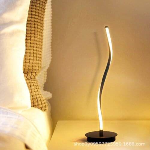 Desk lamp bedside lamp bedroom ins girl creative simple modern romantic Nordic remote control desk dressing table light black