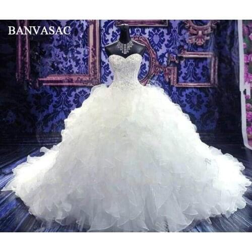 BANVASAC 2017 New Luxury Embroidery Sweetheart Wedding Dresses Crystals Sleeveless Satin Chapel Train Bridal Ball Gowns