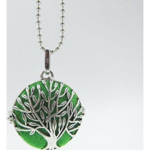 Pretty Tree Hollowed Pattern Locket Pendant DIY Essential Oil Diffuser Necklace With 8pcs Changeable Colorful Felt Pad