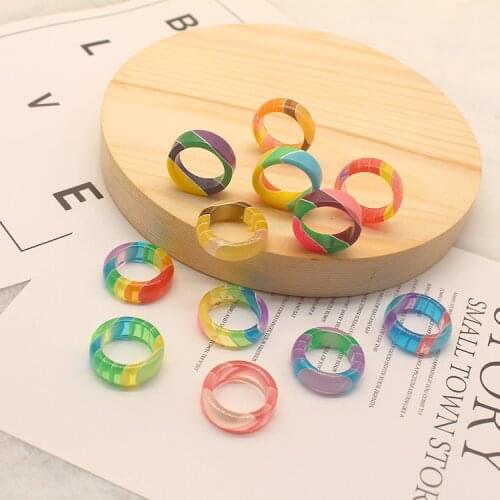 2021 Korean Colorful Transparent Resin Acrylic Round Rings Charm Rainbow Color Stripe Ring For Women Party Summer Jewelry Gift