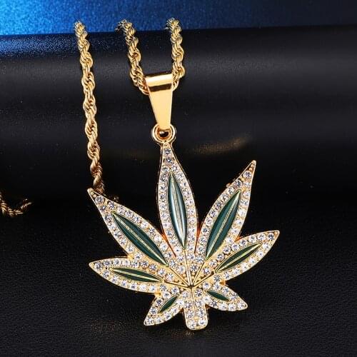 D&Z Hip Hop Iced out Bling Rhinestone Maple Leaf Pendant Necklace For Men Fashion Jewelry Wholesale