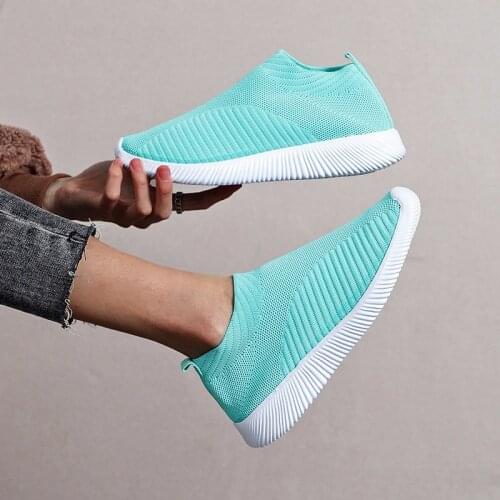 New Women Vulcanized Shoes High Quality Women Sneakers Slip on Flats Shoes Women Loafers Womens Shoes Plus Size 43 Walking Flat