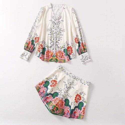 European and American womens clothing 2021 new style V-neck printed shirt with long sleeves Shorts Fashion Suit