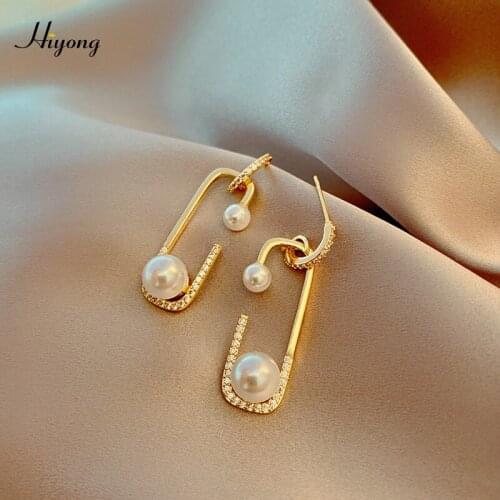 2021 New Design Pearl Irregular Pin Dangle Earrings Celebrity Metal Inlaid Pearl Earrings for Women Hot Sale Party Jewelry Gift