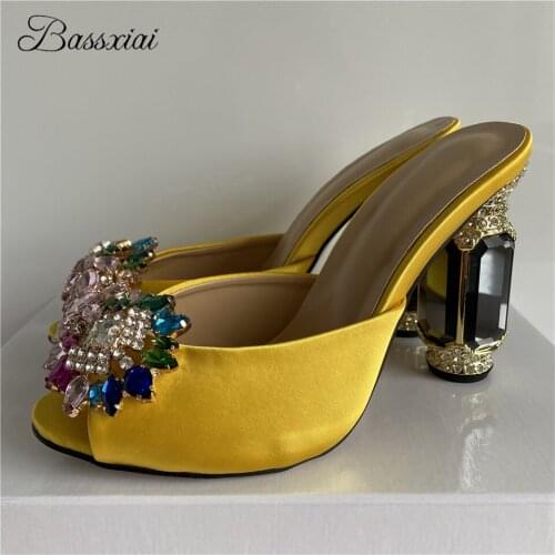 Luxury Crystal Flower Buckle Party Sandals Women Diamond High Heels Peep Toe Satin Slingbacks Rhinestone Sandalias De Mujer