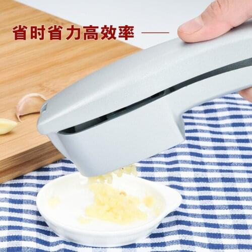 1pc manual garlic masher garlic masher Kitchen gadgets hand held press The latest garlic press garlic slicer aluminum alloy