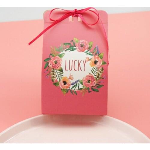 50 x Hot Sale Lucky Wreath Floral Wedding Favor Candy Boxes Party Gift Box Chocolate Paper Box Bomboniera With Ribbons