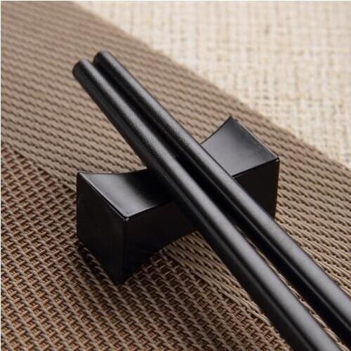 200pcs Chinese Black Color Chopstick Rest Irregular Pillow Shaped Chopsticks Holder Hotel Restaurant Tableware