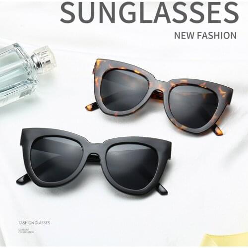 2021 new personality irregular sunglasses Fashion Street Photo big frame cats Eye woman men